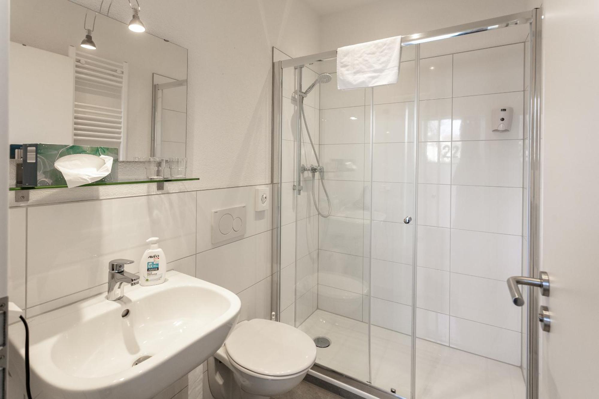 Pensionsieben Das Andere Hotel เลอร์ราค ภายนอก รูปภาพ